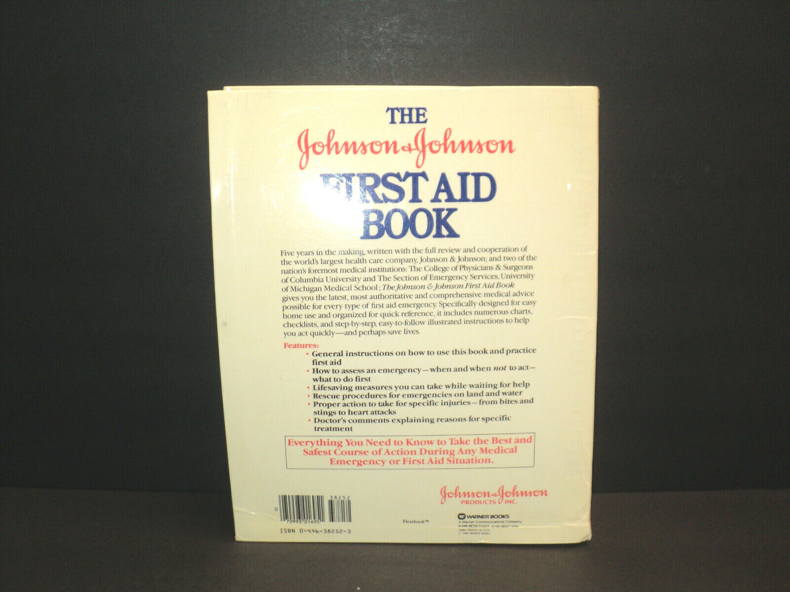Johnson & Johnson First Aid Book, 1985 Hard Cover 174 Pages