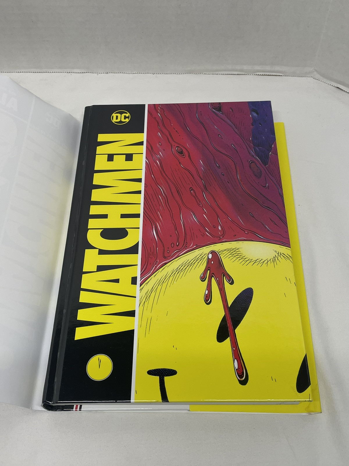 Watchmen: The Deluxe Edition by Alan Moore (English) Hardcover Book