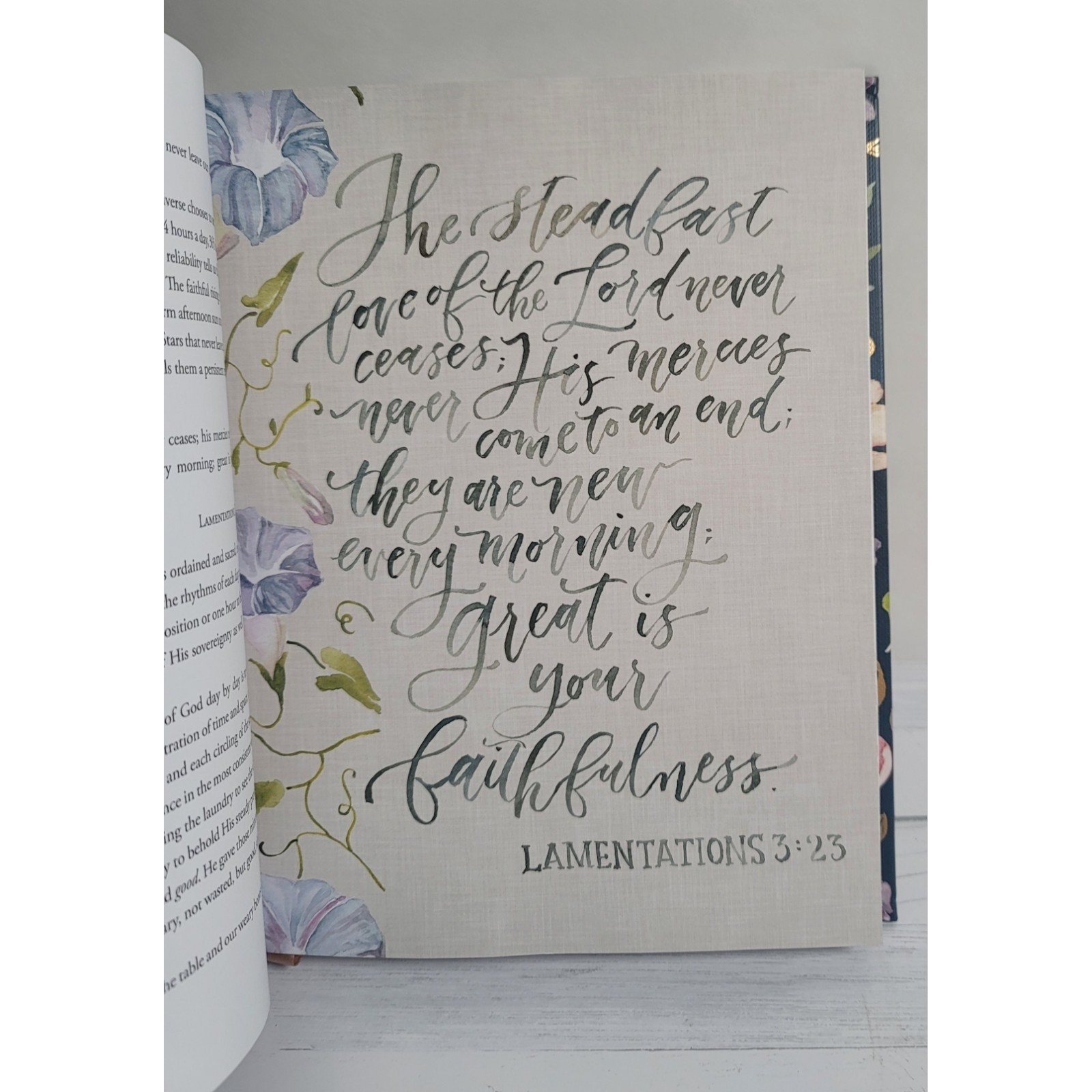 Beholding and Becoming The Art of Everyday Worship by Ruth Chou Simons 2019 Book