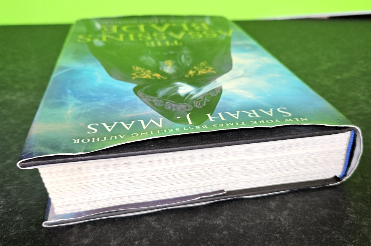 The ASSASSIN’S BLADE by Sarah J Maas – 2014 Bloomsbury HBDJ, 1st Ed 1st Printing