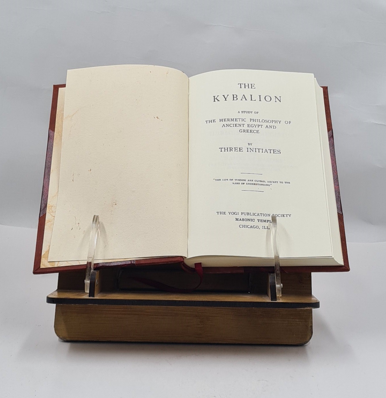 The Kybalion a study of the hermetic philosophy of ancient Egypt [Leather Bound]