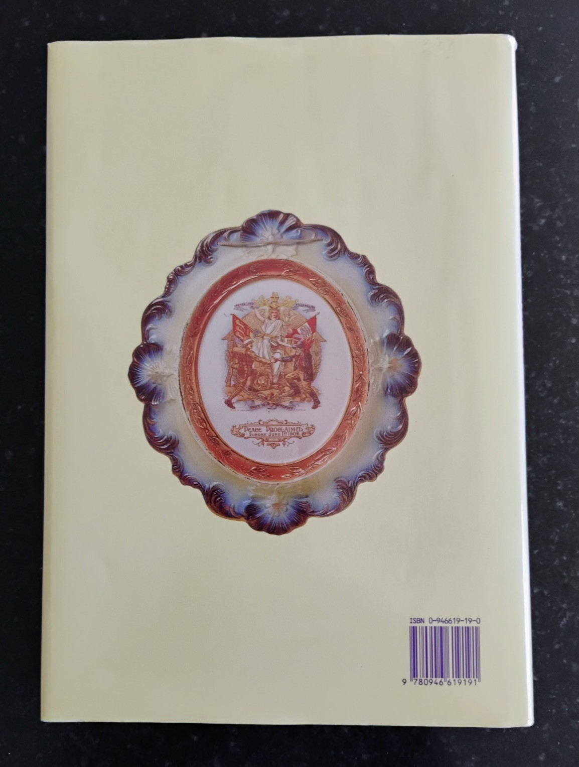 BOER WAR MEMORABILIA – THE COLLECTOR’S GUIDE – PIETER OOSTHUIZEN – HARDCOVER