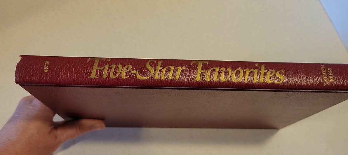 Five-Star Favorites: Recipes From Friends of Mamie and Ike (1974) 272 pages