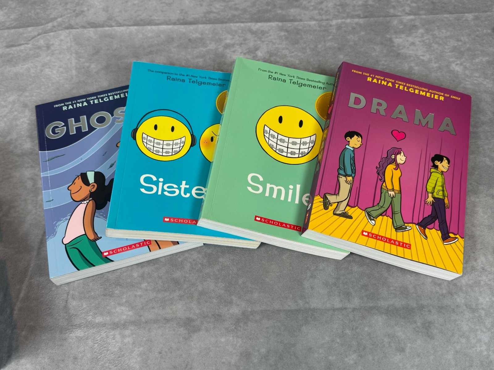 Raina Telgemeier Collection Box Set 4 book lot (Smile, Drama, Sisters, Ghosts,)