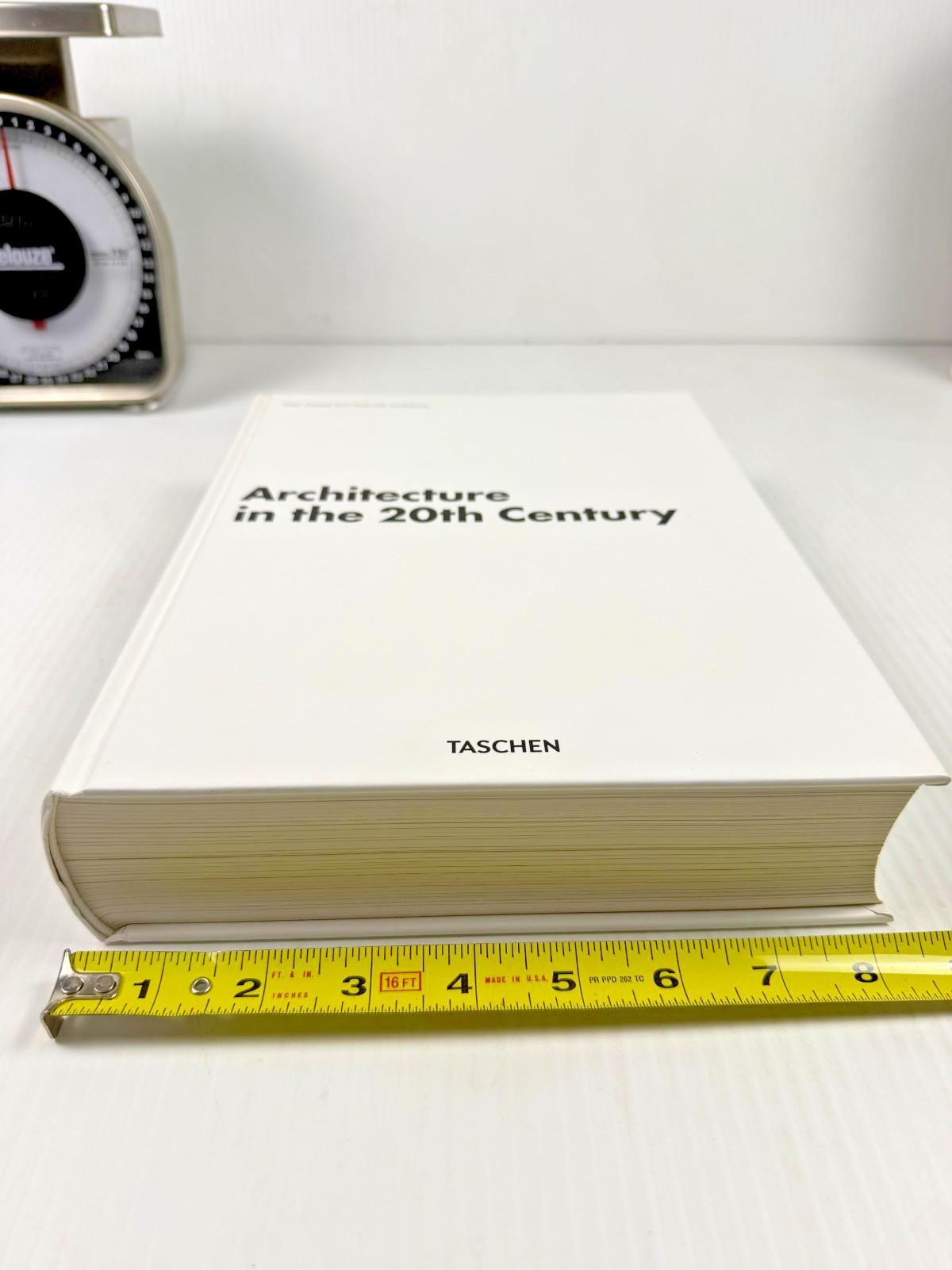 HUGE Architecture in the 20th Century Gabriele Leuthauser Peter Gossel 608 pages