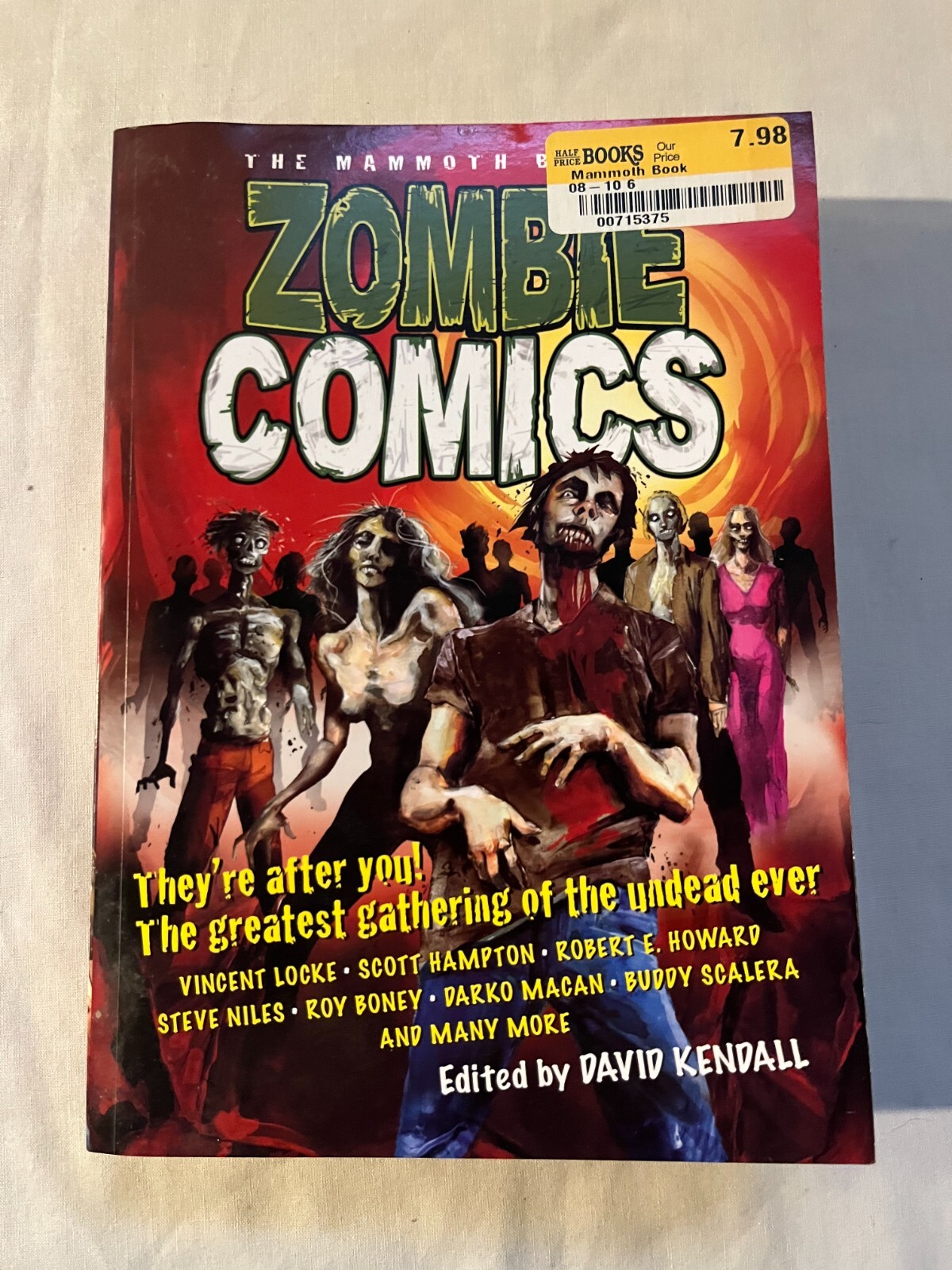THE MAMMOTH BOOK OF ZOMBIE COMICS (2008) over 400 pages! READ CONDITION