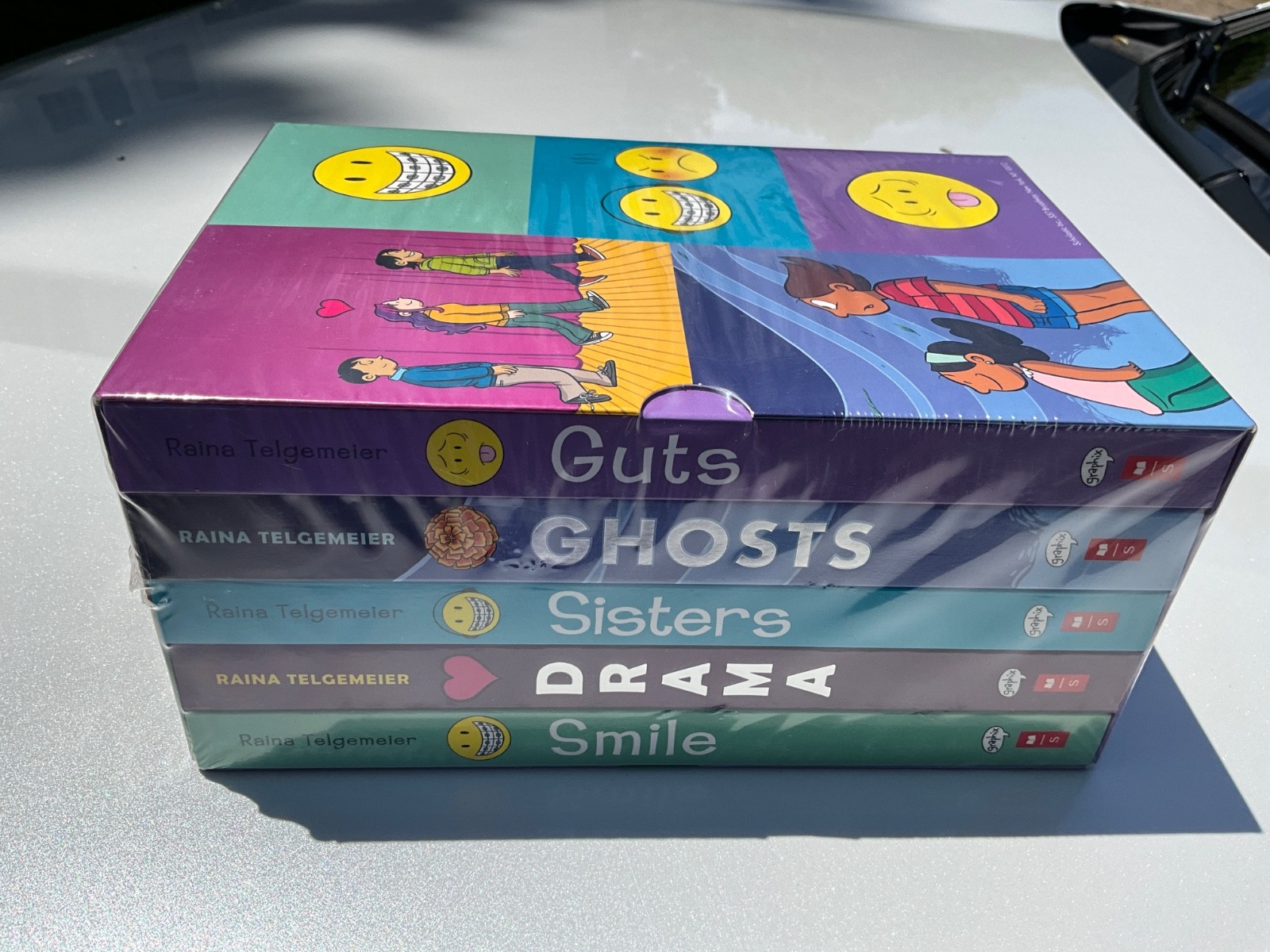 Raina Telgemeier Collection Box Set (Smile, Drama, Sisters, Ghosts, Guts) New!