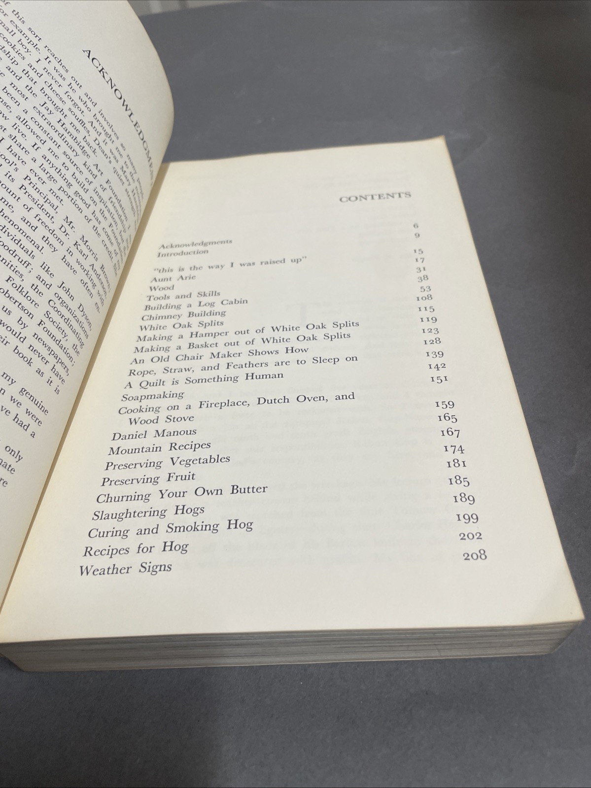 The Foxfire Book: Hog Dressing, Log Cabin Building, … Pb 1972