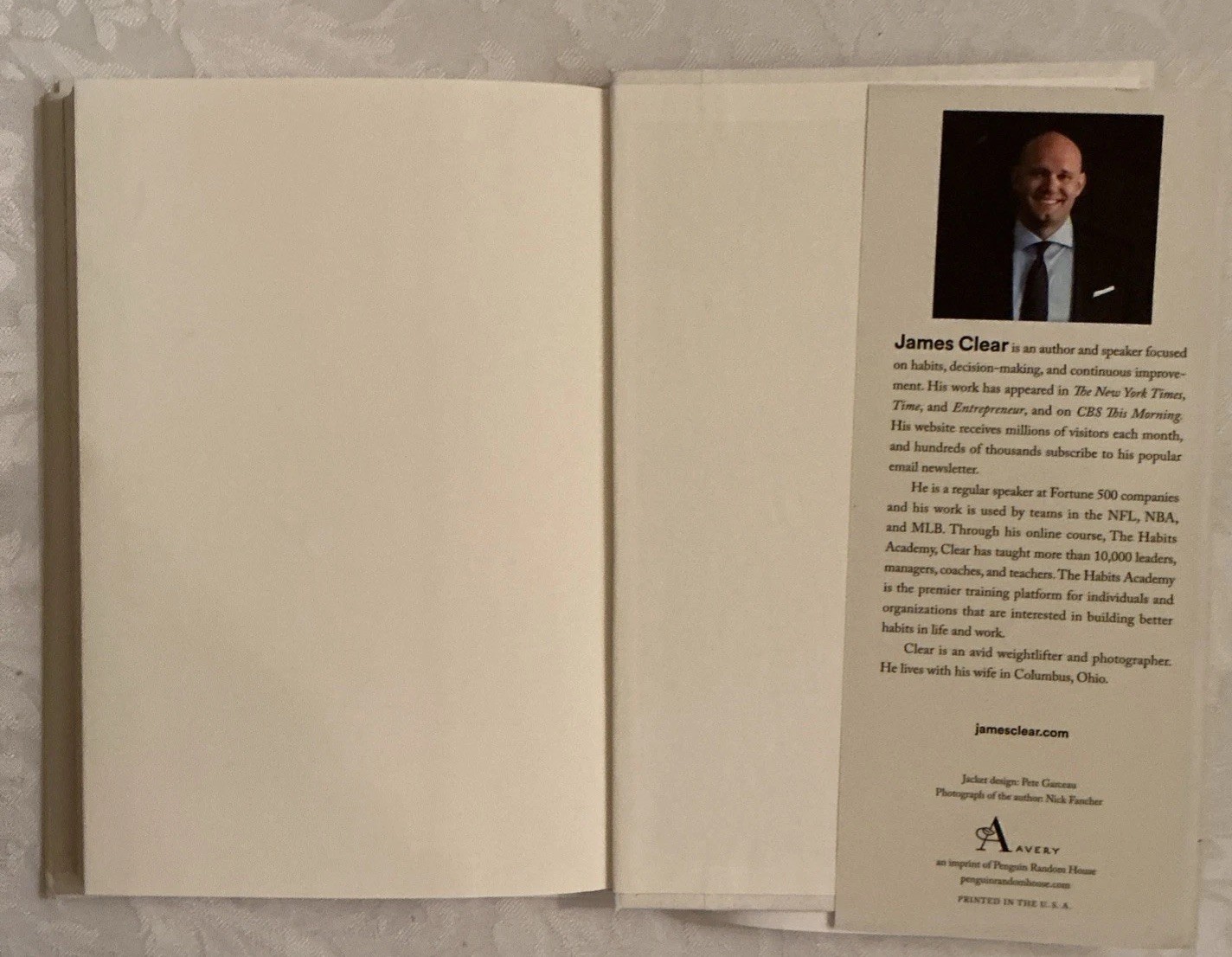 Atomic Habits by James Clear 2018 HC/DJ Avery Publishing 1st Edition