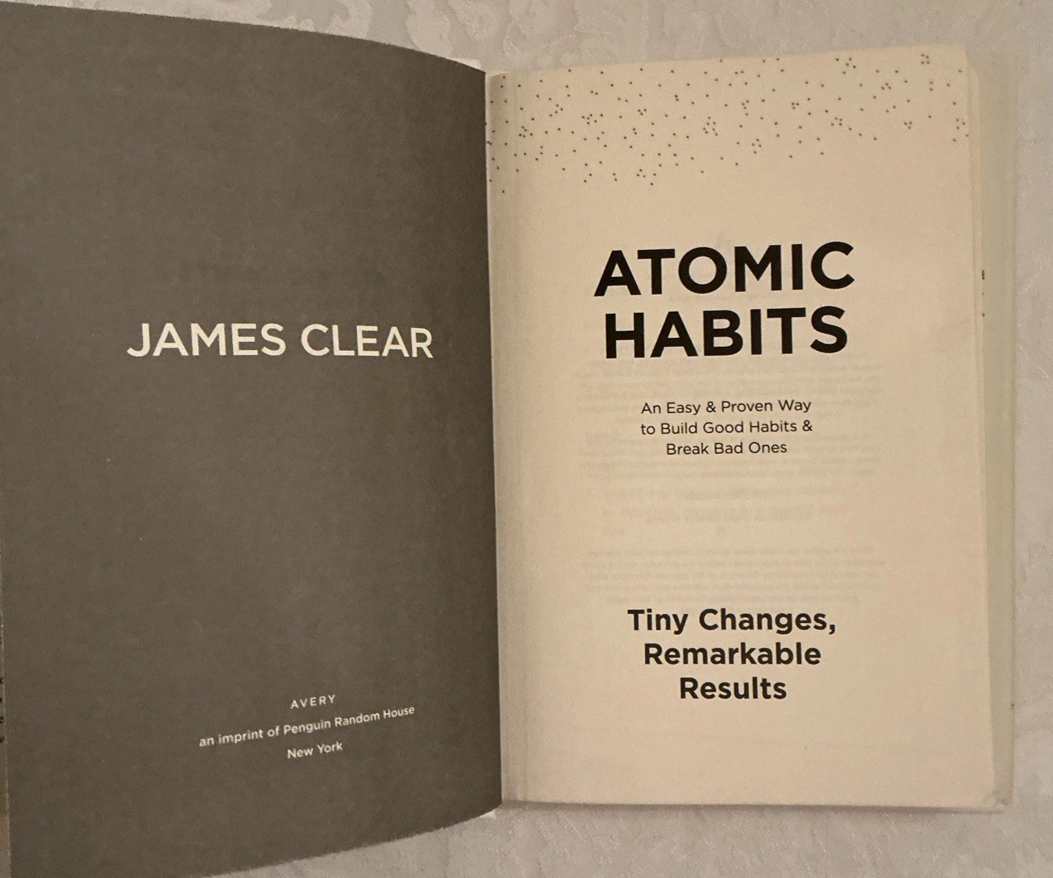 Atomic Habits by James Clear 2018 HC/DJ Avery Publishing 1st Edition