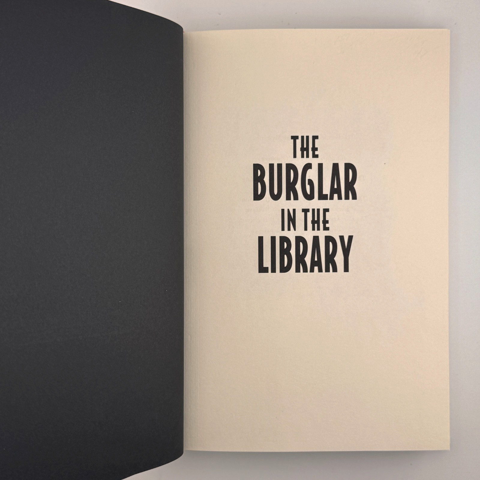 The Burglar In The Library – SIGNED by Lawrence Block – U.K. 1st Ed + Print 1997