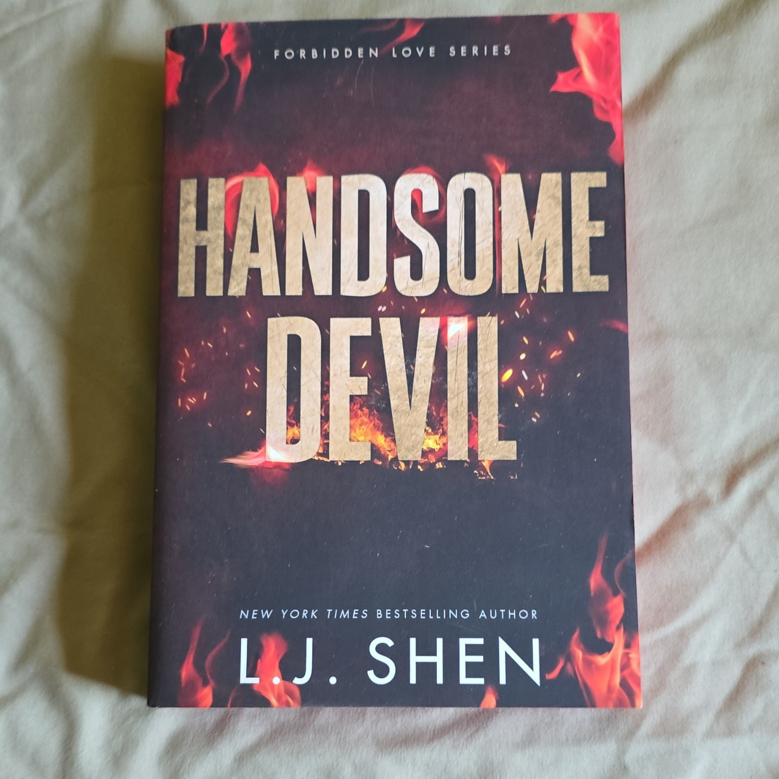 L.J. Shen Handsome Devil (Deluxe Edition) Forbidden Love Series 2025 PB