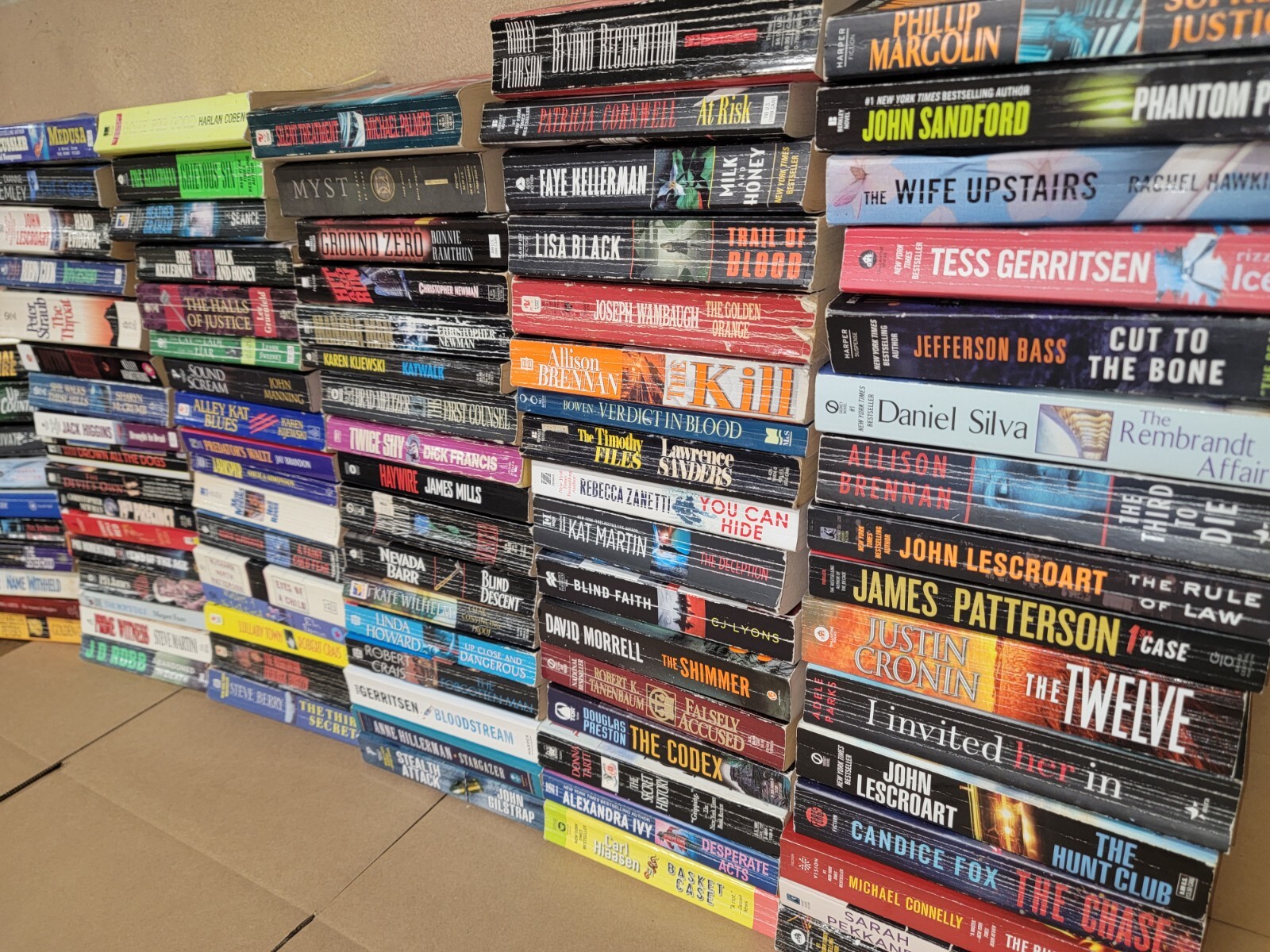 Lot of 100 Mystery Thriller Suspense Fiction Paperback Books RANDOM*MIX UNSORTED
