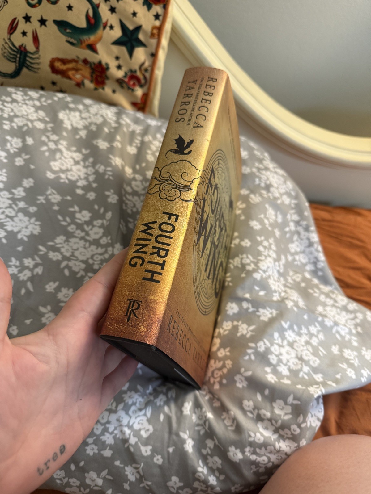 SIGNED Fourth Wing 1st Edition 1st Printing Rebecca Yarros Sprayed Edges