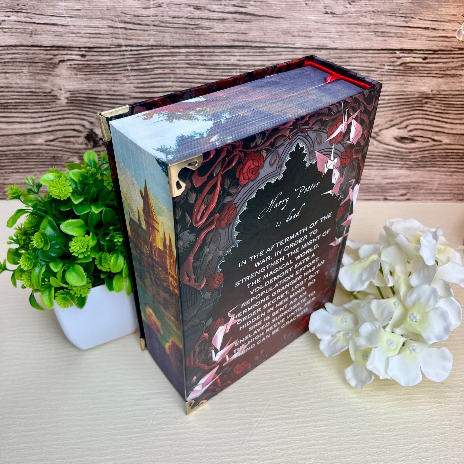 Manacled Hardcover Special Edition SenLinYu Sprayed Edges Collector Edition