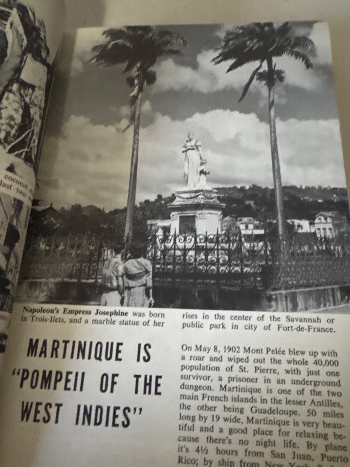 Around The World In 1000 Pictures 1954 Doubleday Hardcover HCDJ 448 Pages