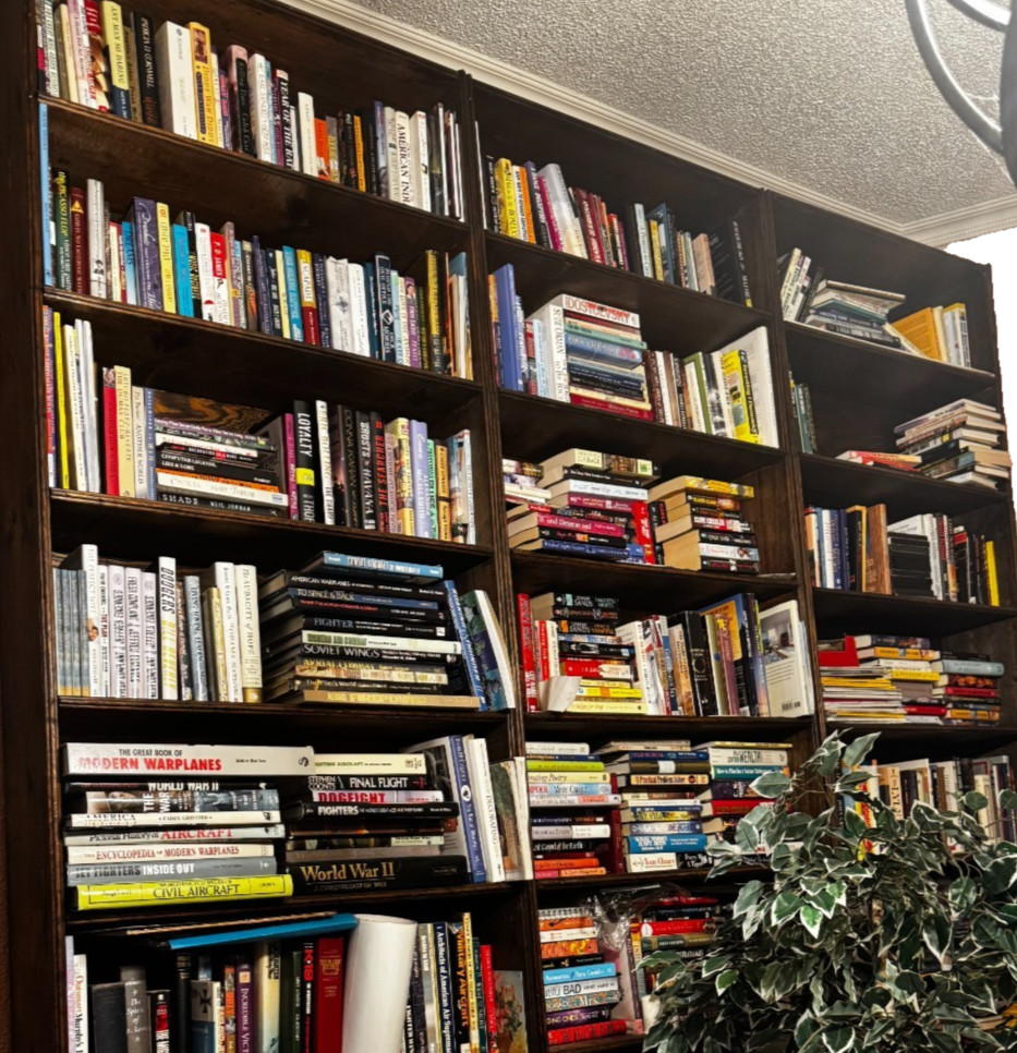 LOT OF 5 POUNDS HARDCOVER BOOKS ROMANCE SUSPENSE THRILLER MYSTERY NICE MIX GOOD