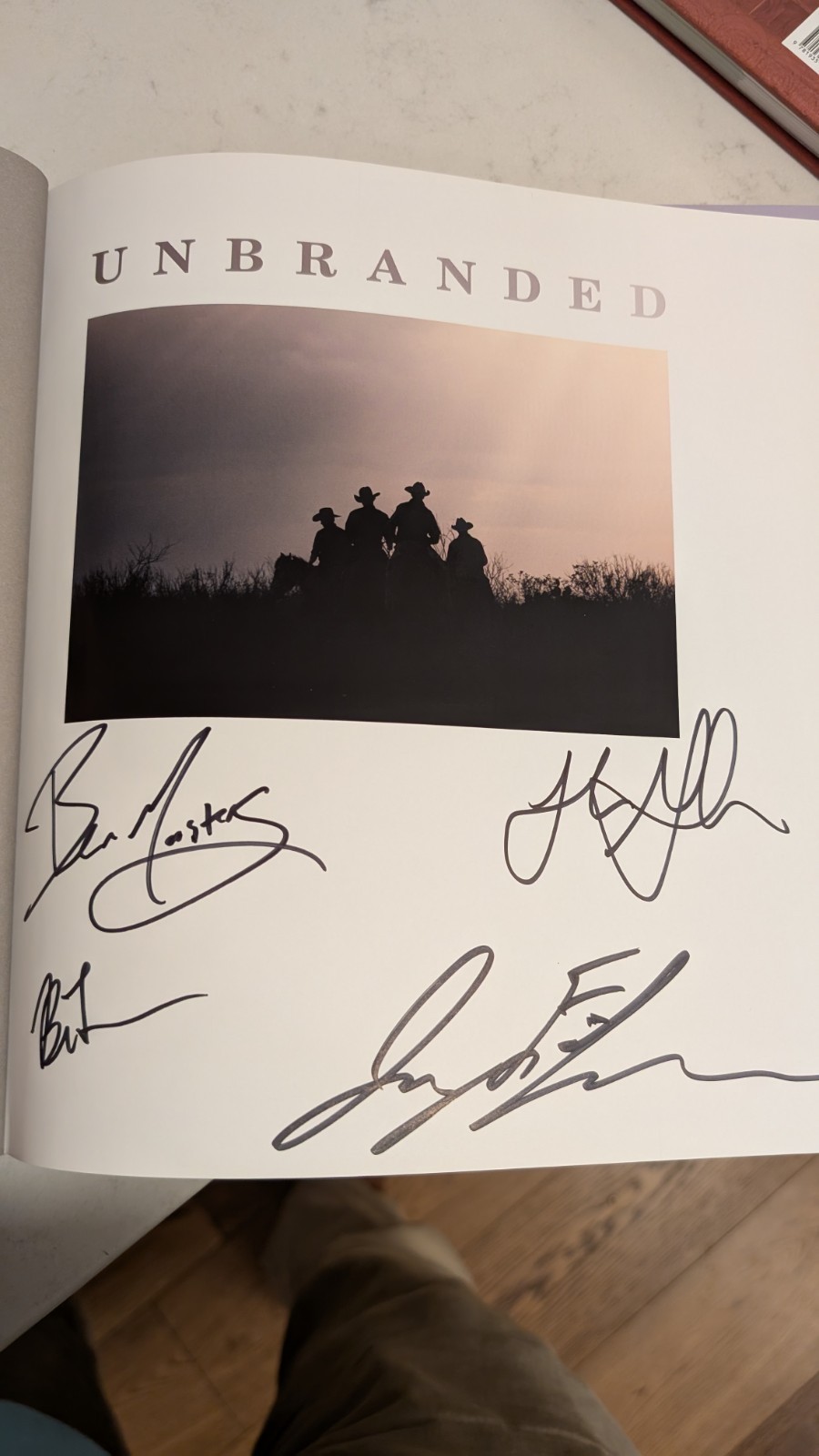 *SIGNED X4* Unbranded