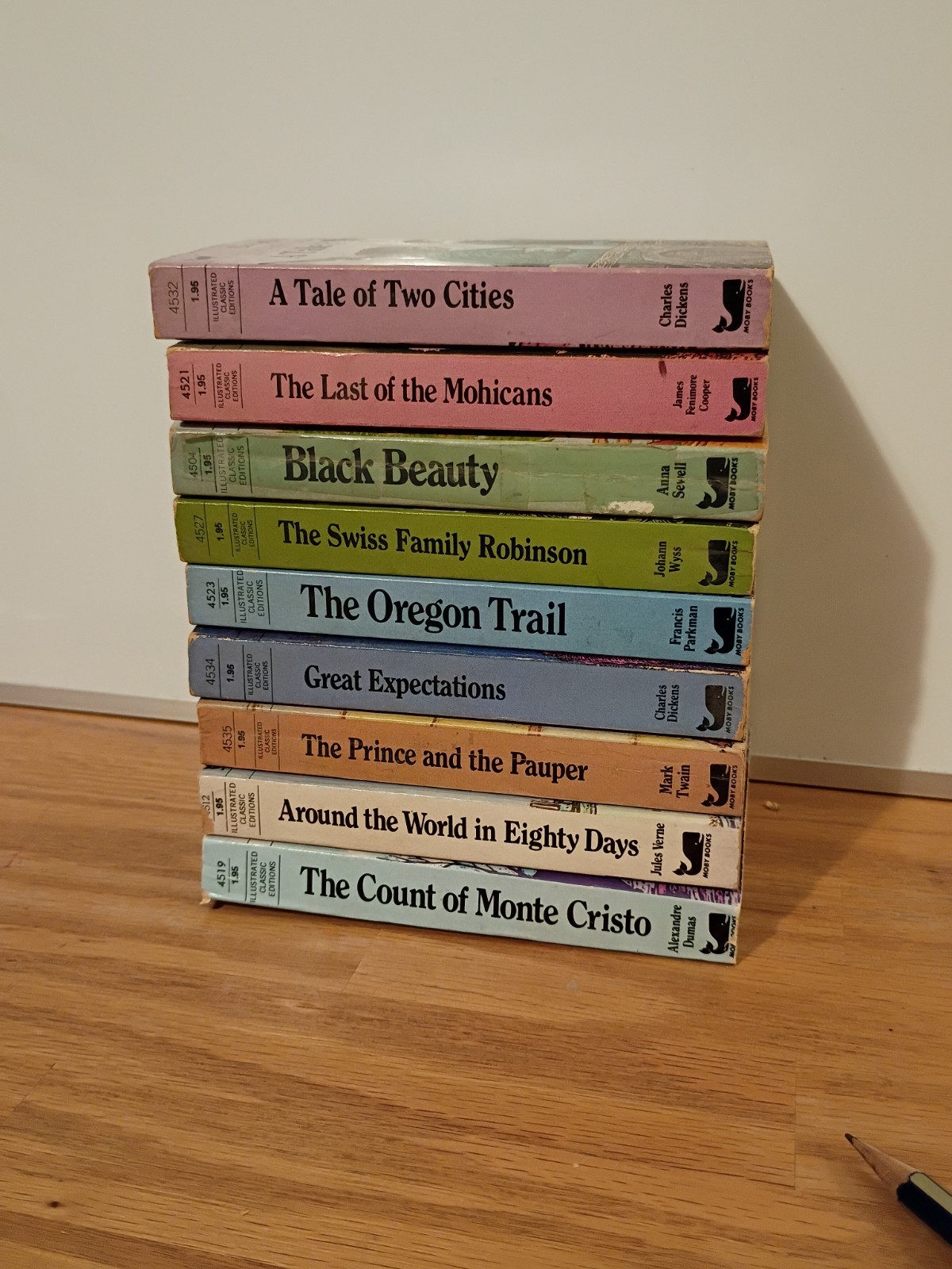Lot Of 9 Vintage Moby Books Illustrated Classic Editions Mini Paperbacks