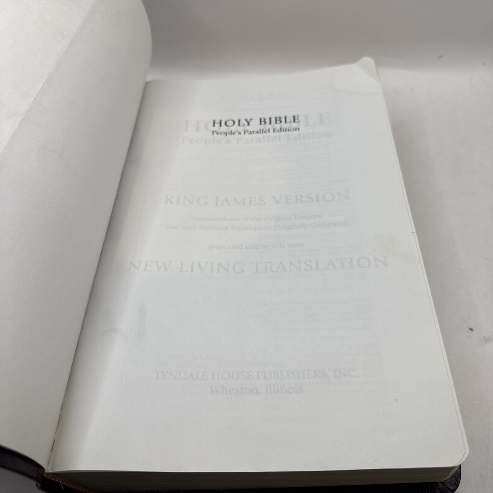 Holy Bible: People’s Parallel Edition King James Version New Living Translation