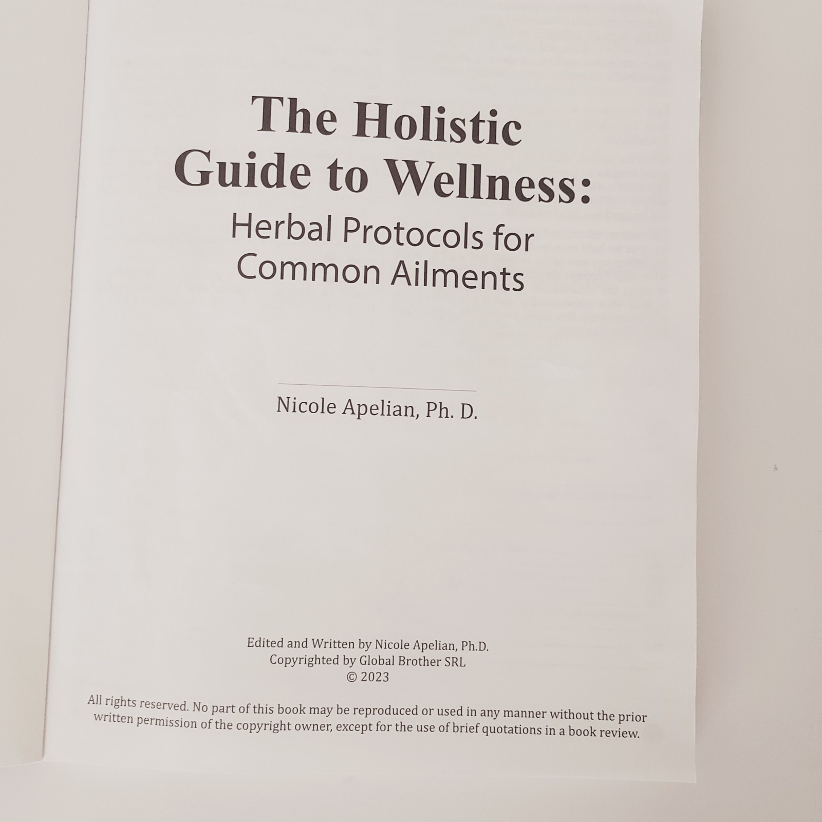 The Holistic Guide to Wellness by Nicole Apelian English Paperback Book