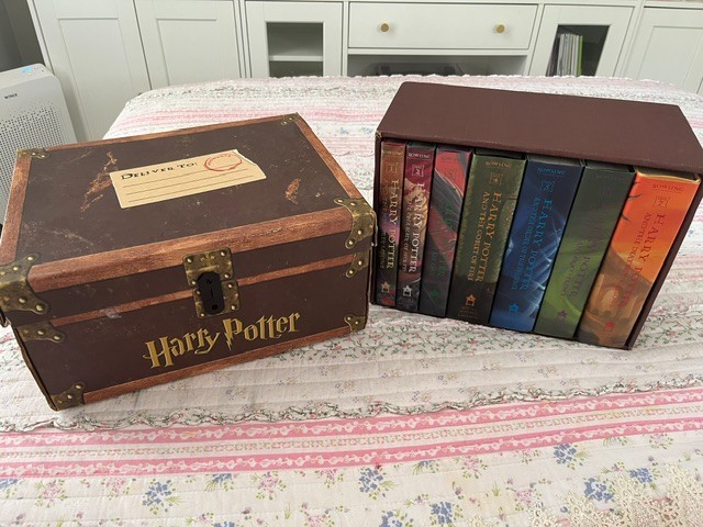 Harry Potter Boxed Set Hardcover Books 1-7 in Trunk Chest Limited Edition RARE