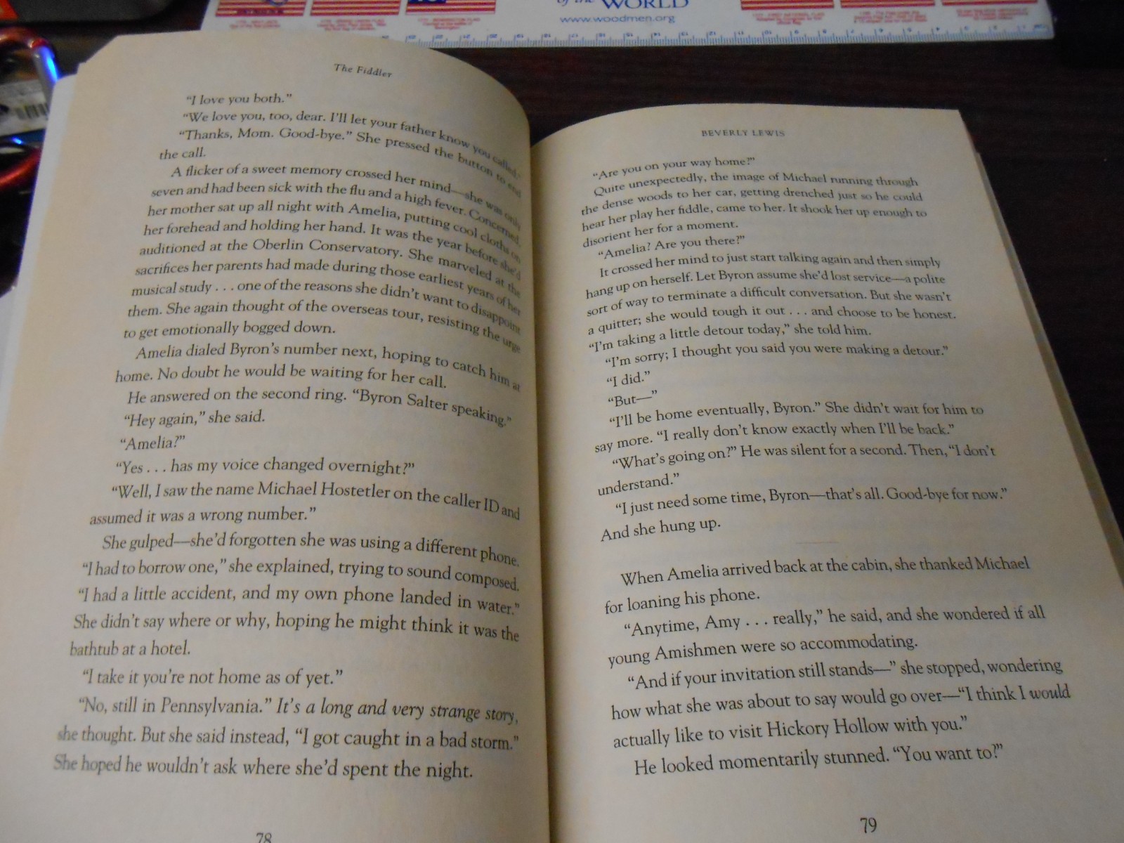 THE FIDDLER -BEVERLY LEWIS – 336 PAGES – PAPERBACK – PRE-OWNED – GOOD