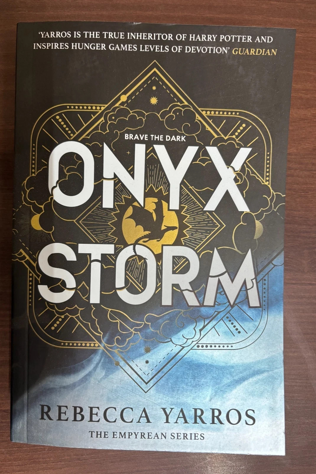 Onyx Storm by Rebecca Yarros, Paperback US