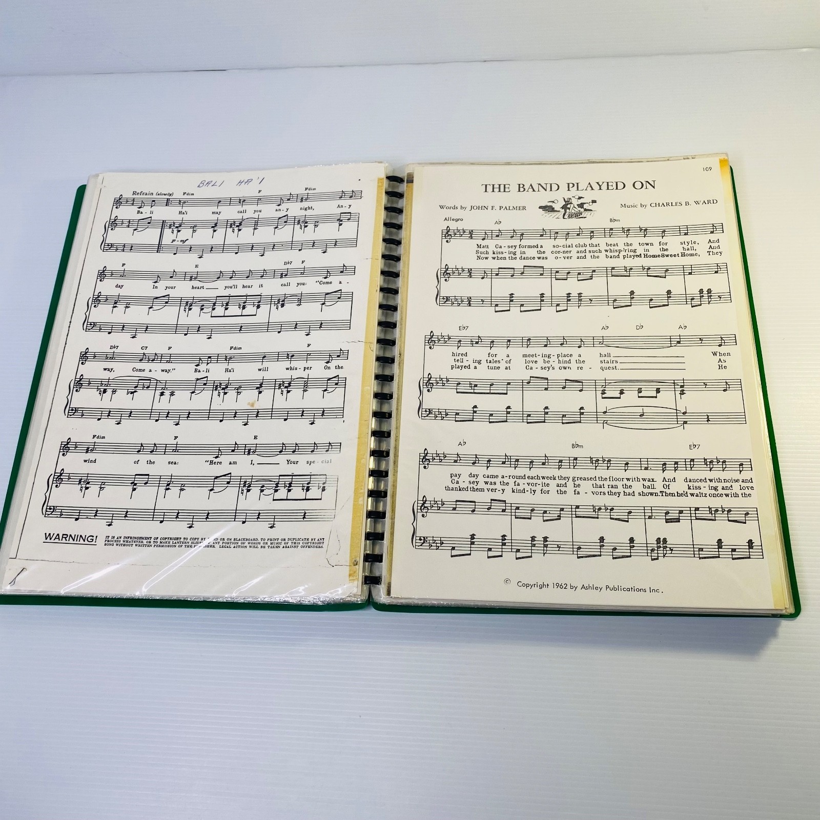 Sheet Music Collection Folder Flute Trumpet Mix Organs – Over 400 Pages, 1.5kg