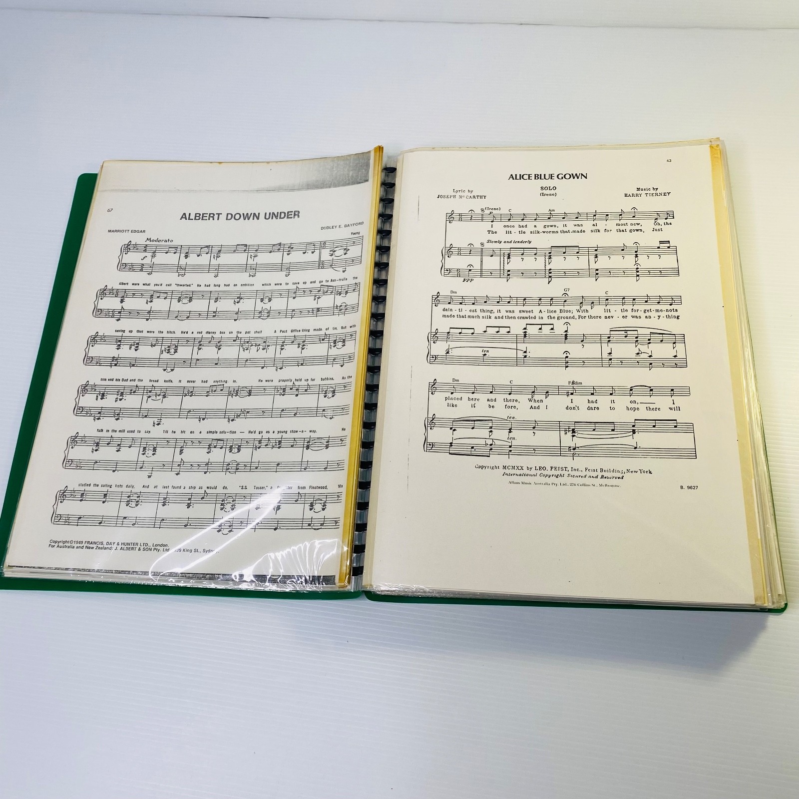 Sheet Music Collection Folder Flute Trumpet Mix Organs – Over 400 Pages, 1.5kg
