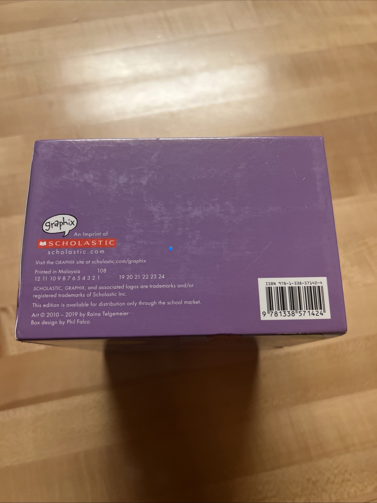 Raina Telgemeier Collection Box Set (Smile, Drama, Sisters, Ghosts, Guts)