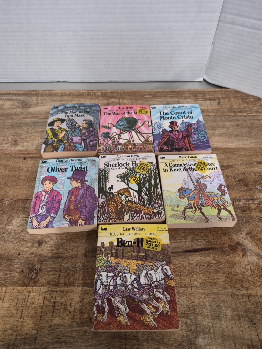Lot of (7) Moby Books Illustrated Classic Editions Vintage Mini Paperback Books