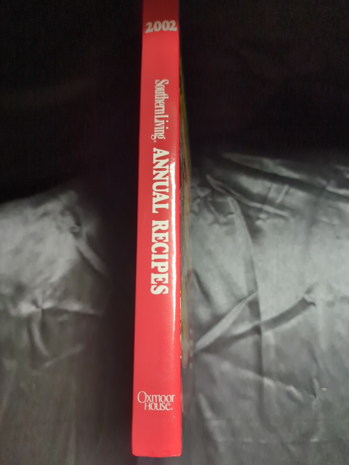 2002 Southern Living Annual Recipes Hardcover Cookbook – Like New-368 Pages