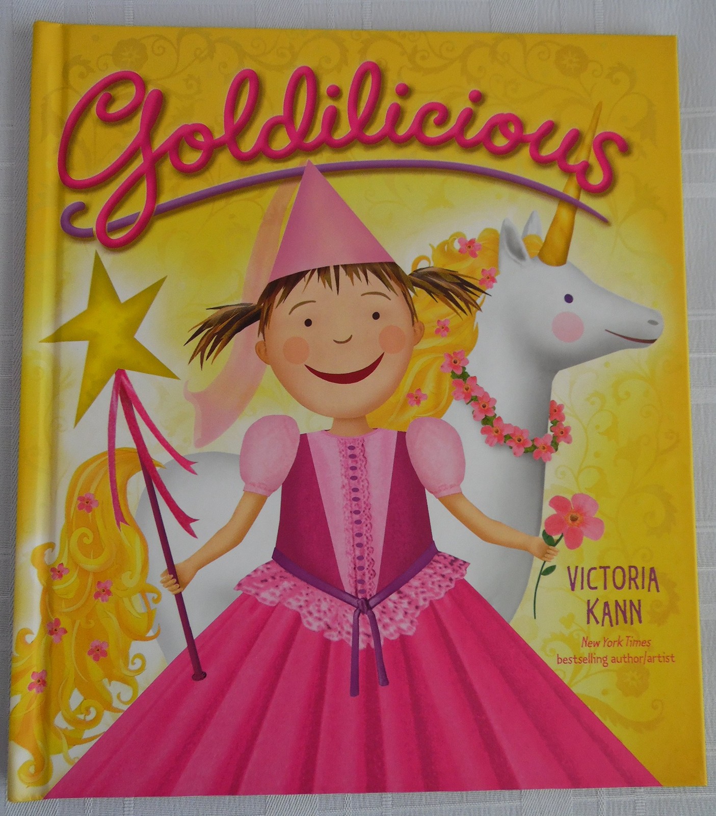 Goldilicious: A Magical Picture Book for Kids (Ages 4-8) About Pinkalicious …