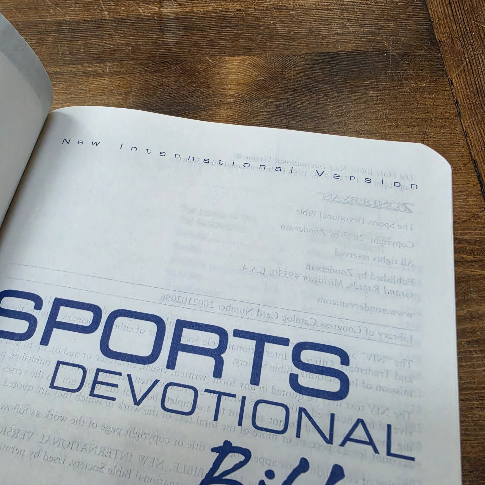 Sports Devotional Bible Zondervan 2002 New International Version NIV Football