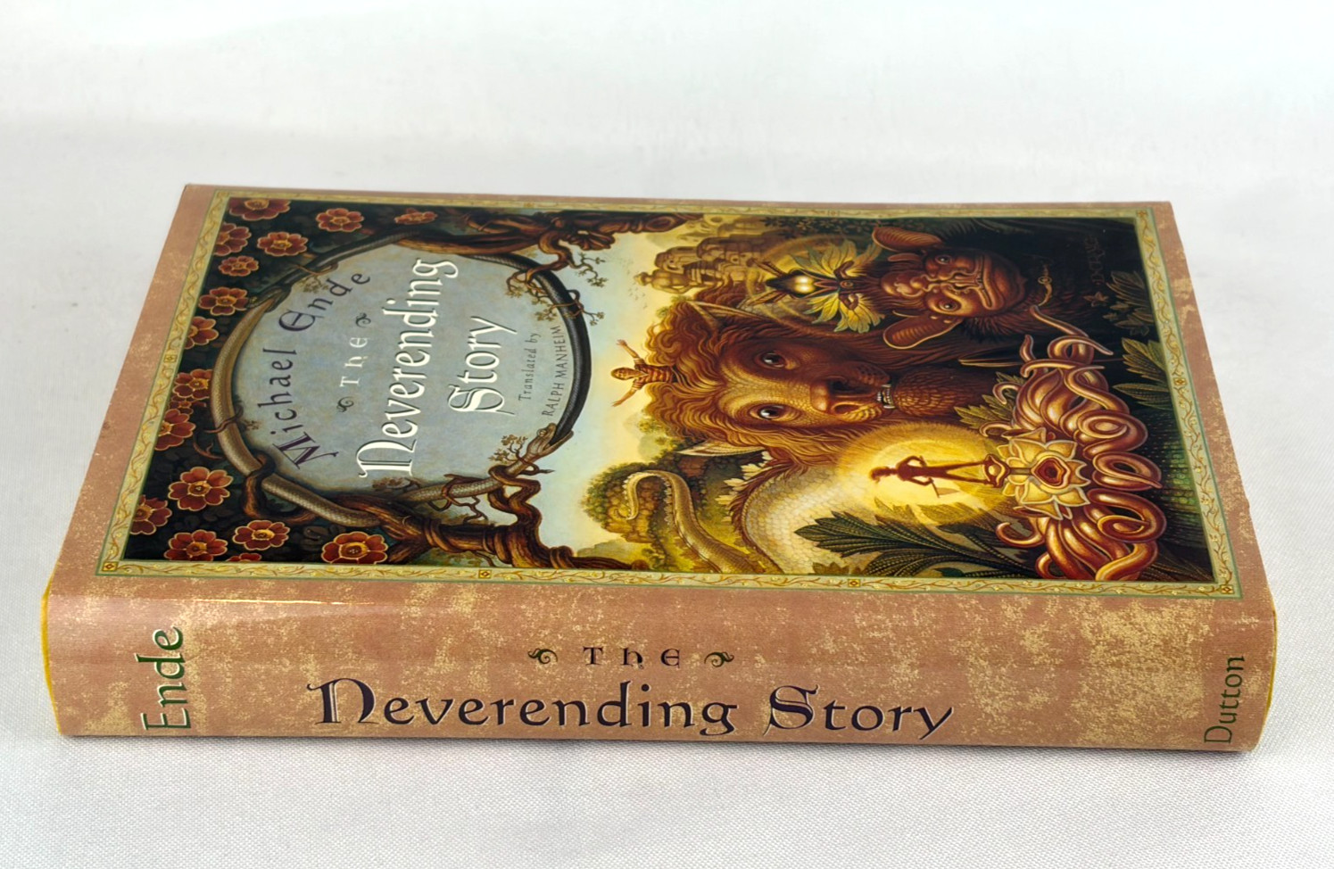 THE NEVERENDING STORY Michael Ende Deluxe Illustrated Hardcover Brand NEW GIFT