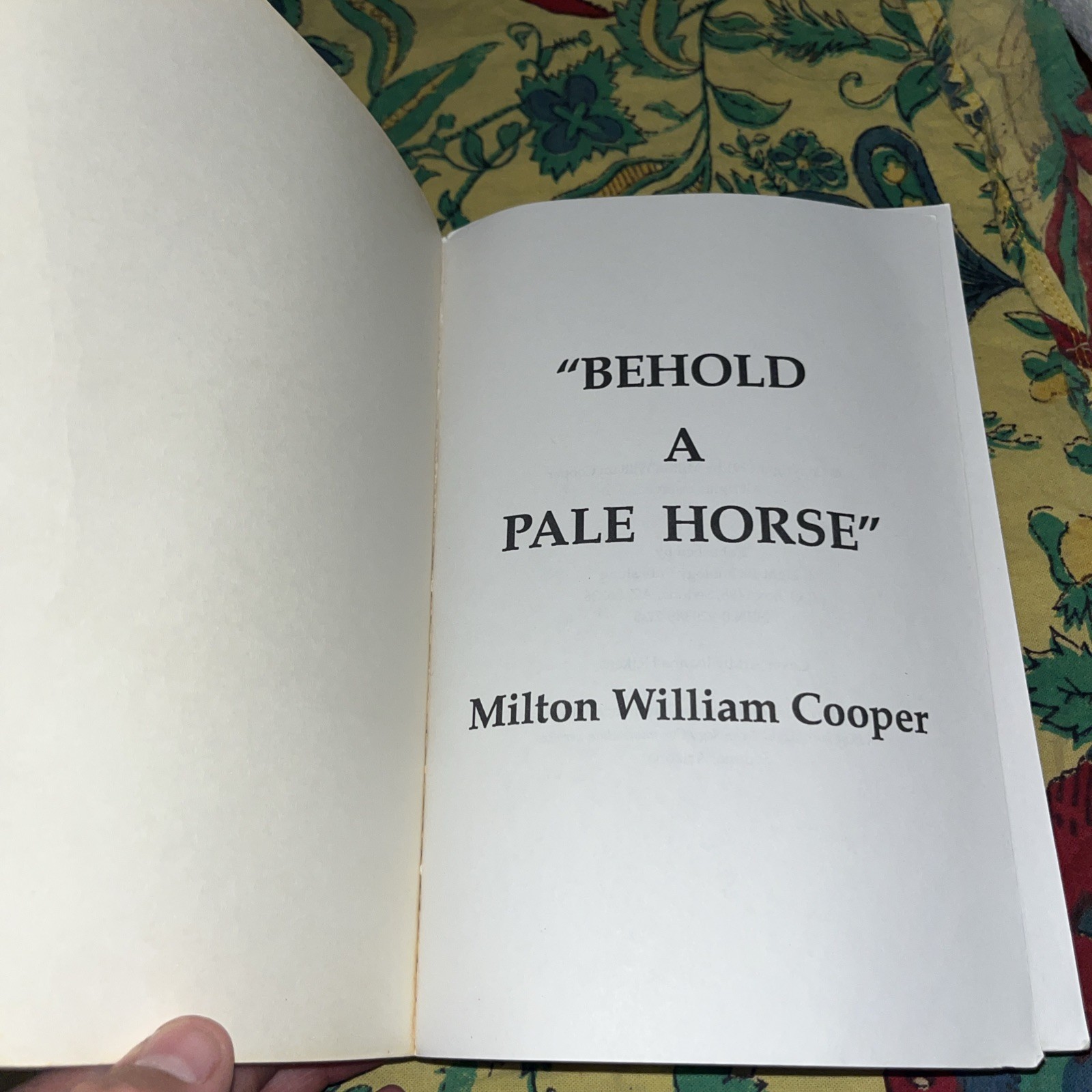 Behold Pale Horse William Cooper 1991 Protocol Zion CFR RARE Glossy Unrevised