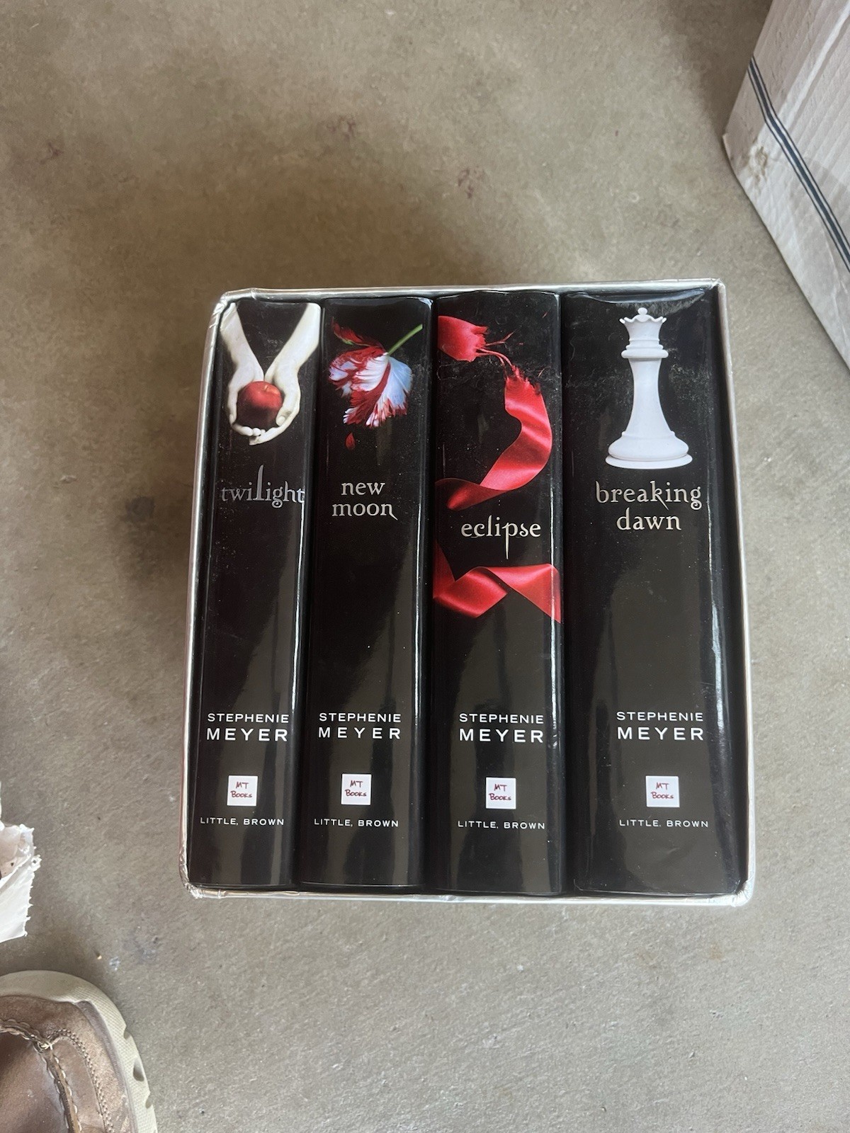 THE TWILIGHT SAGA COLLECTION Hardcover BOX SET LOT by Stephanie Meyer