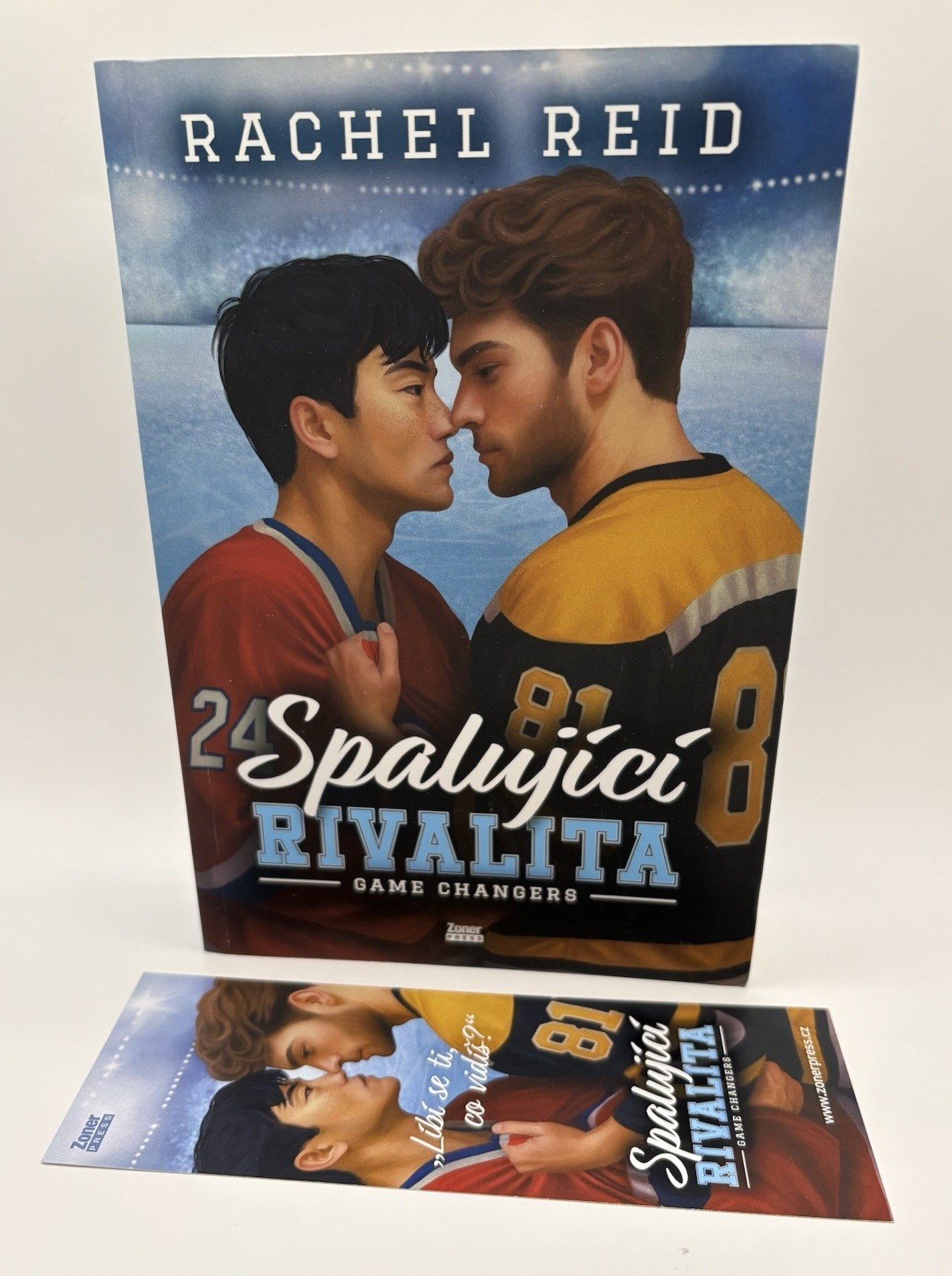 Spalující Rivalita by Rachel Reid – Paperback with Bookmark