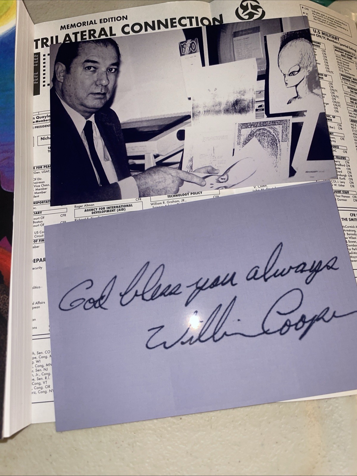 Behold a Pale Horse William Cooper Revised CFR Map NWO UFO Satanic Conspiracy Pb