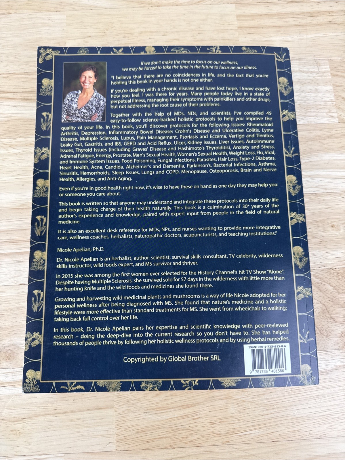 The Holistic Guide to Wellness by Nicole Apelian English Paperback Book