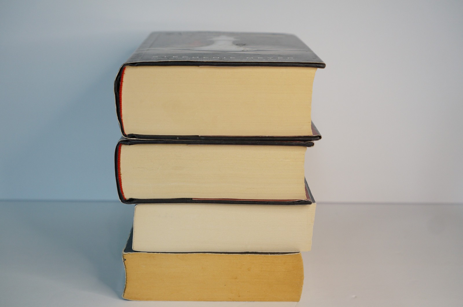 Twilight Saga Book Series 1-4 Stephenie Meyer New Moon Eclipse Breaking Dawn lot