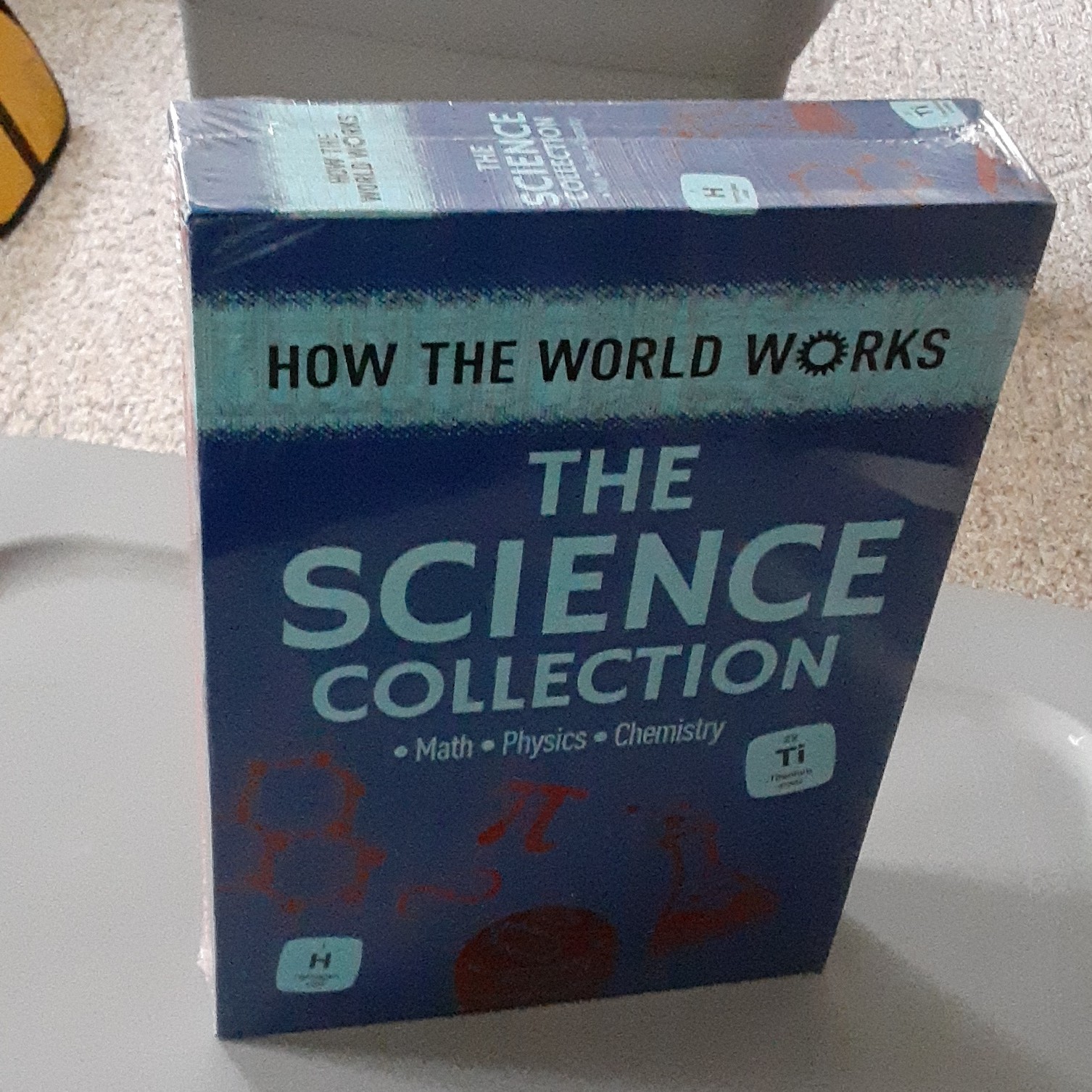 How the World Works: The Science Collection Box Set Math Physics Chemistry Eng