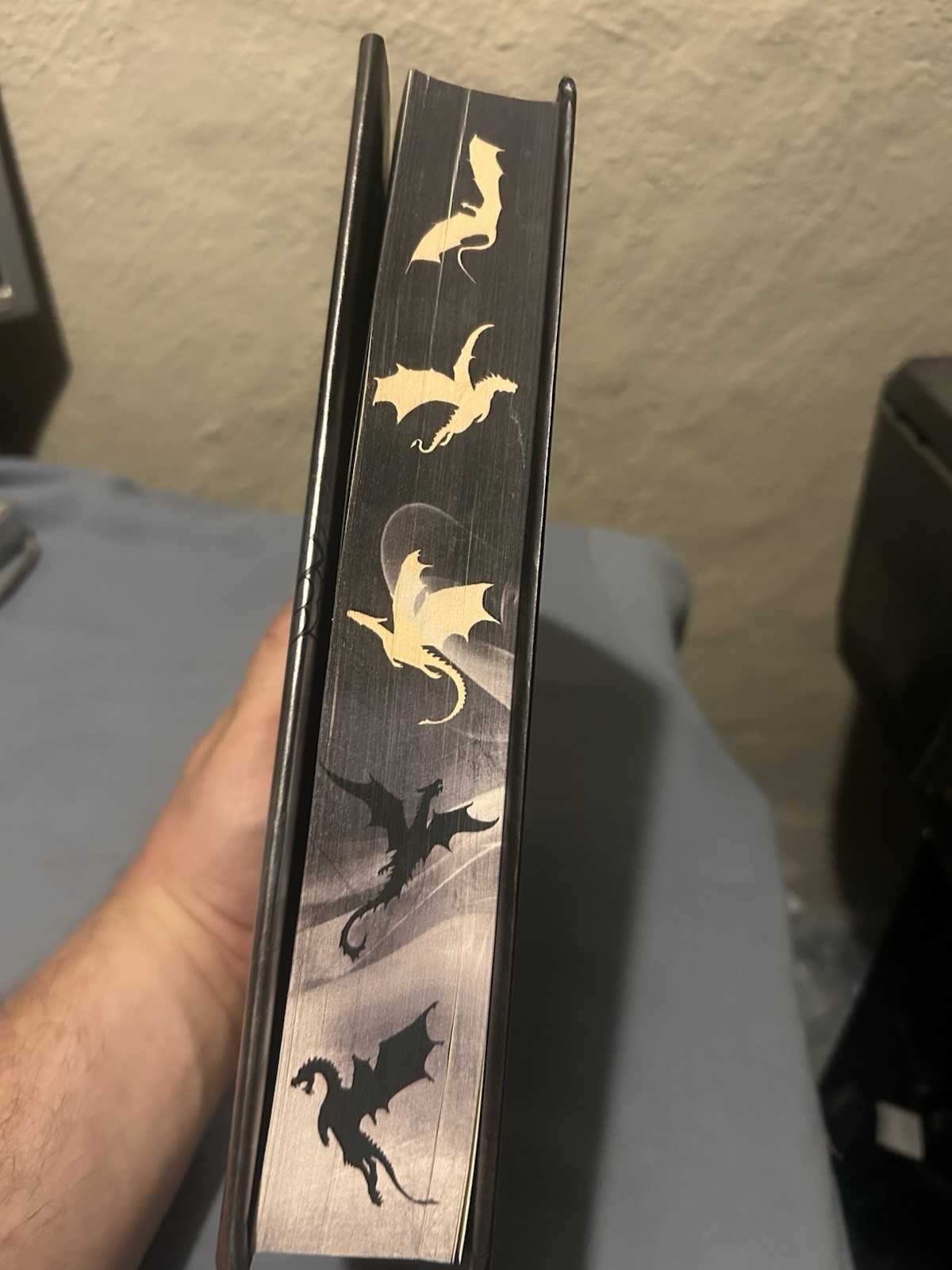 Onyx Storm (Wing and Claw Collection) by Rebecca Yarros (2025, Hardcover)