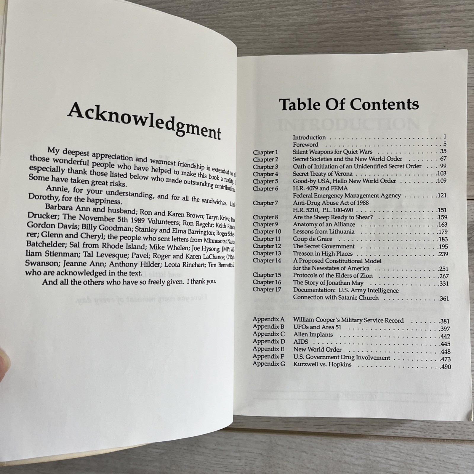 Behold a Pale Horse Paperback 1991 534 Pages By Milton William Cooper W/ Trifold