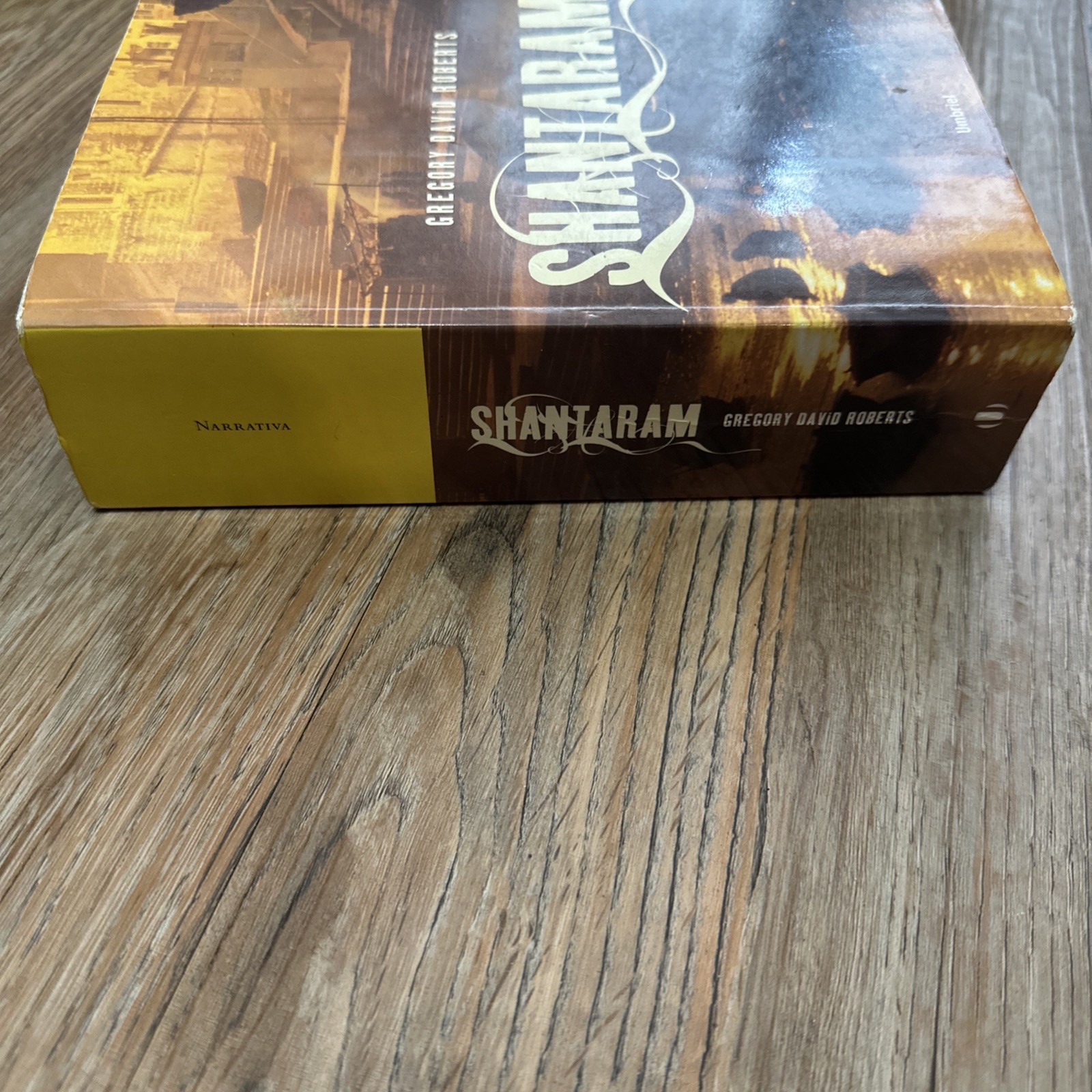 Shantaram (Spanish) (Spanish – Paperback, by Roberts Gregory David – Good