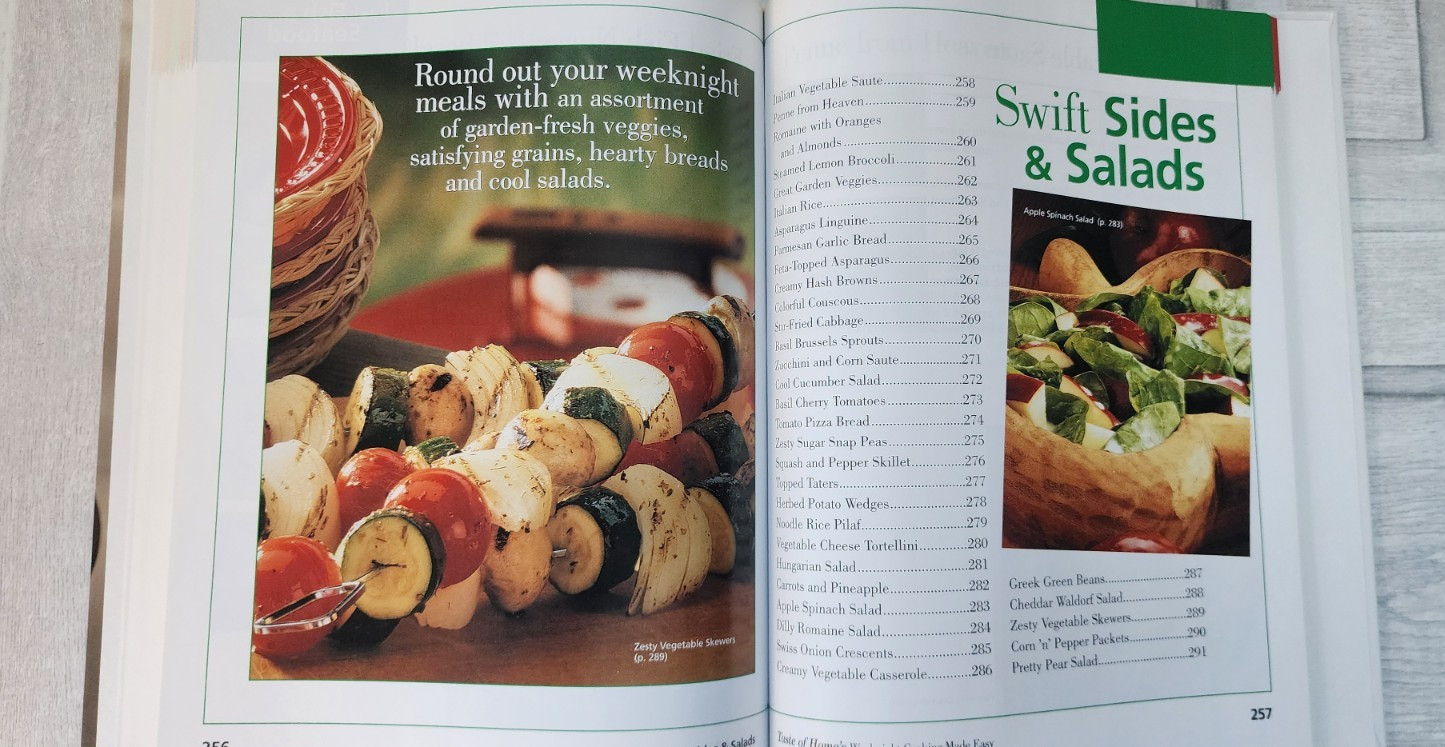 Taste of Home 2006 Weeknight Cooking Made Easy 336 pages hardcover 304 recipes
