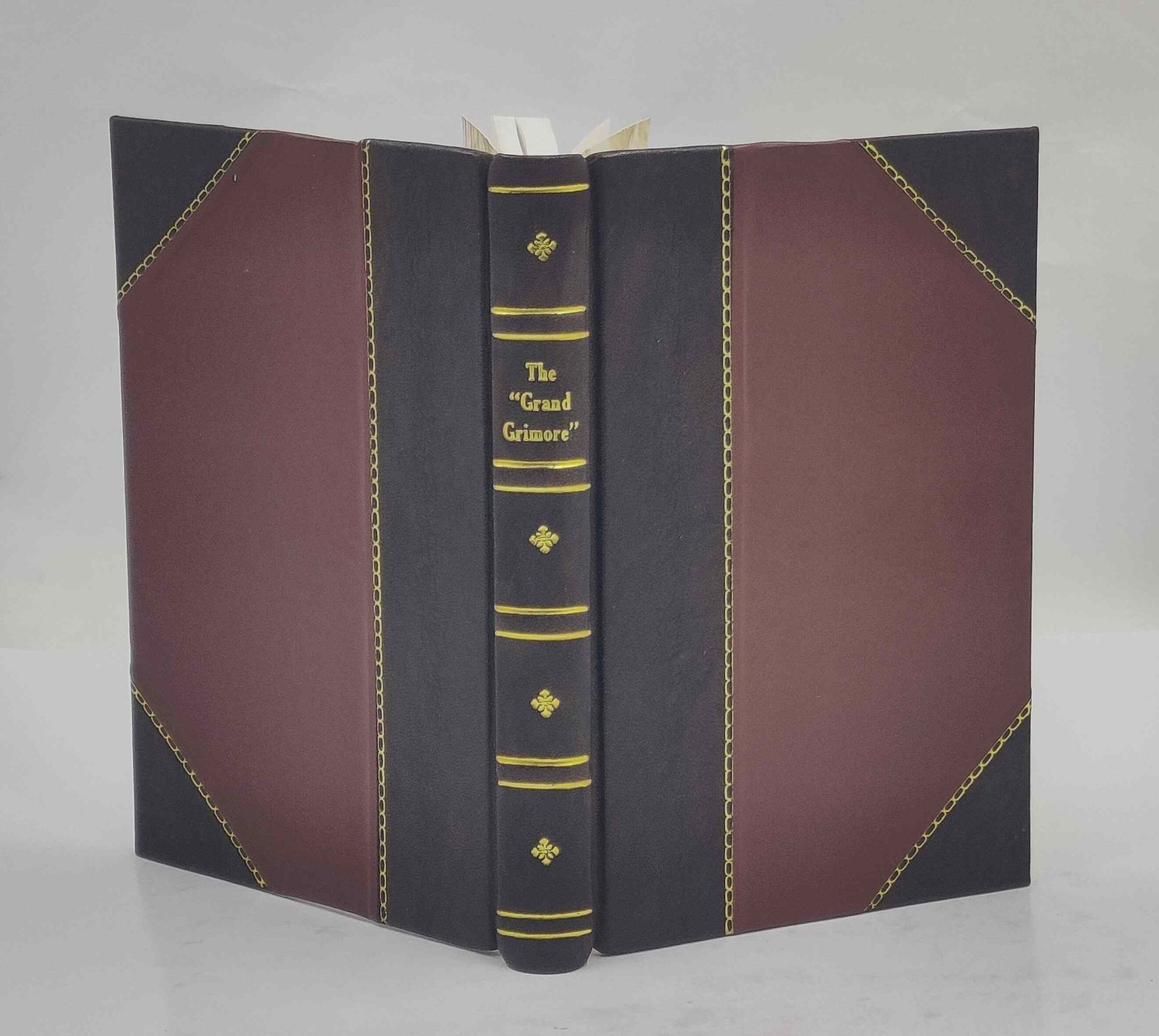The “Grand grimore” 1910 [Leather Crafted]