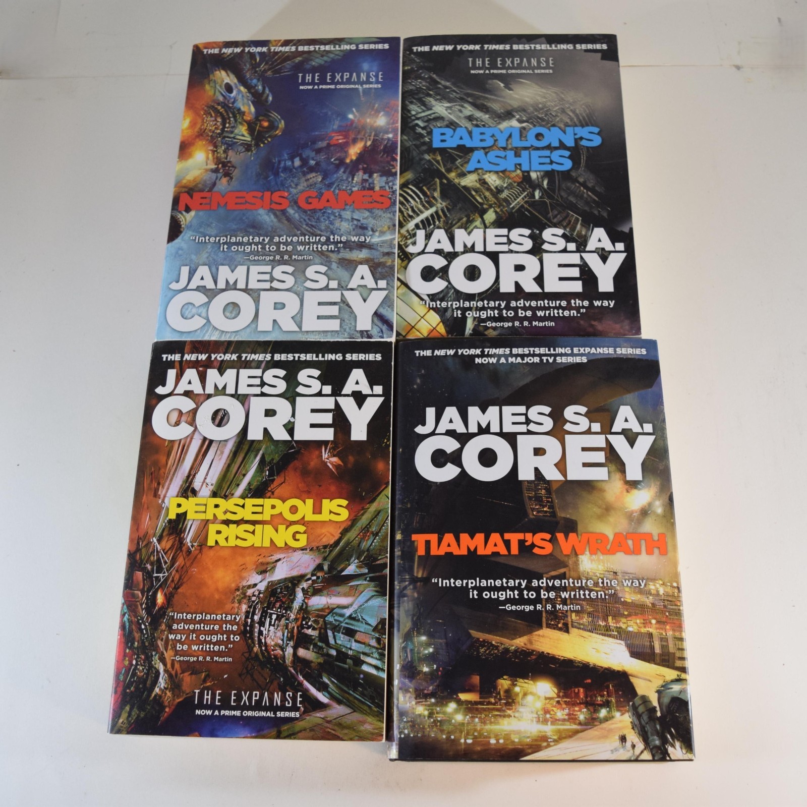 James S.A. Corey The Expanse Complete Series 1-9 – Trade Paperback + 2 hardcover