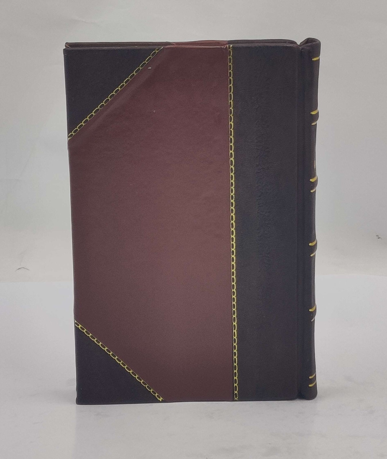 The “Grand grimore” 1910 [Leather Crafted]